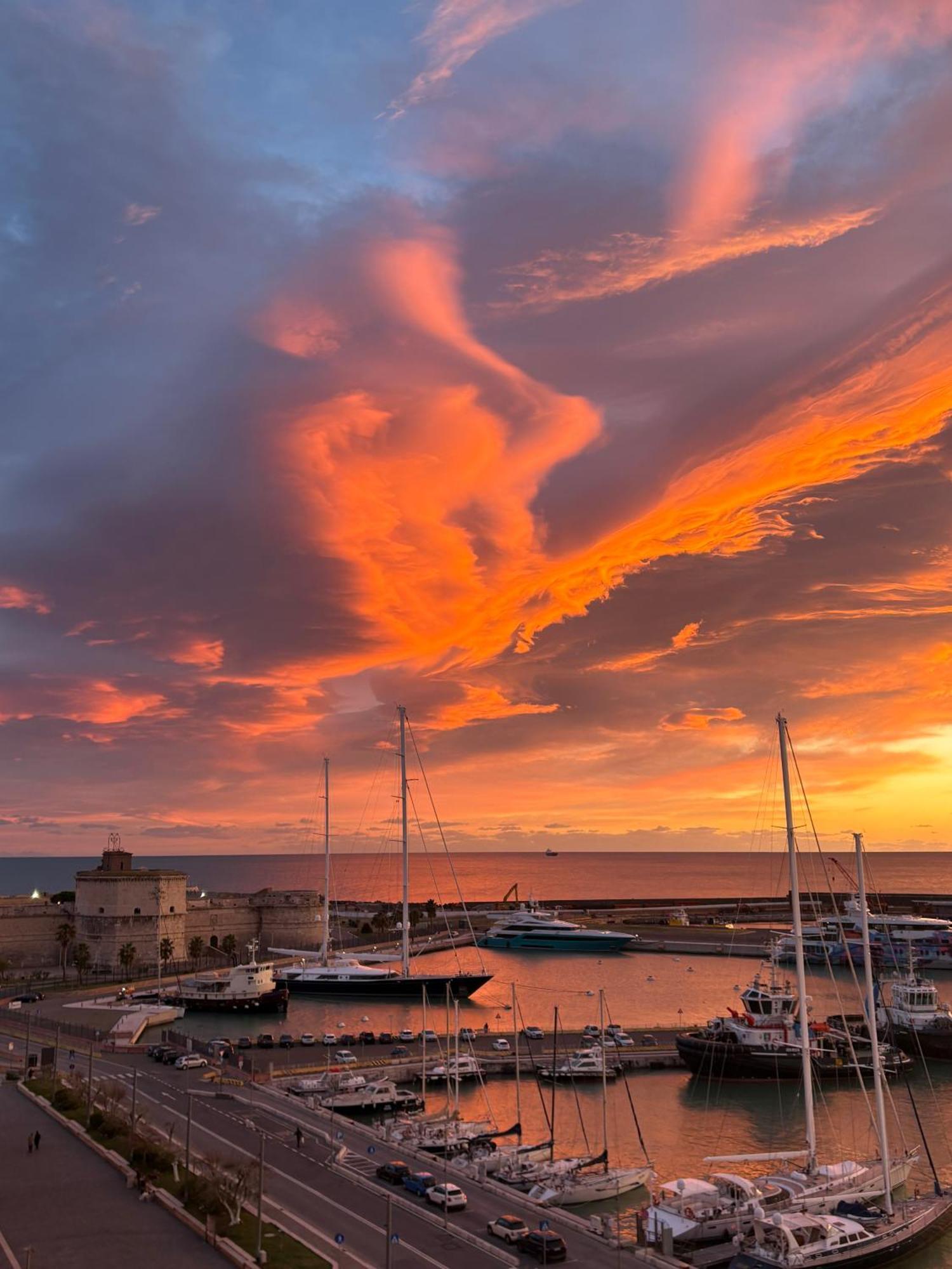 L'Onda Affittacamere Civitavecchia Exterior photo